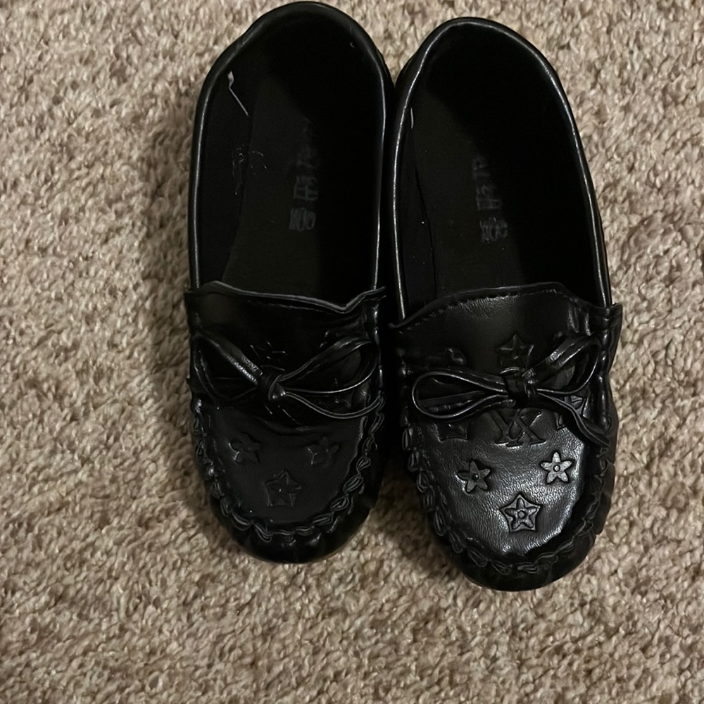 Shoes black for girl 8t